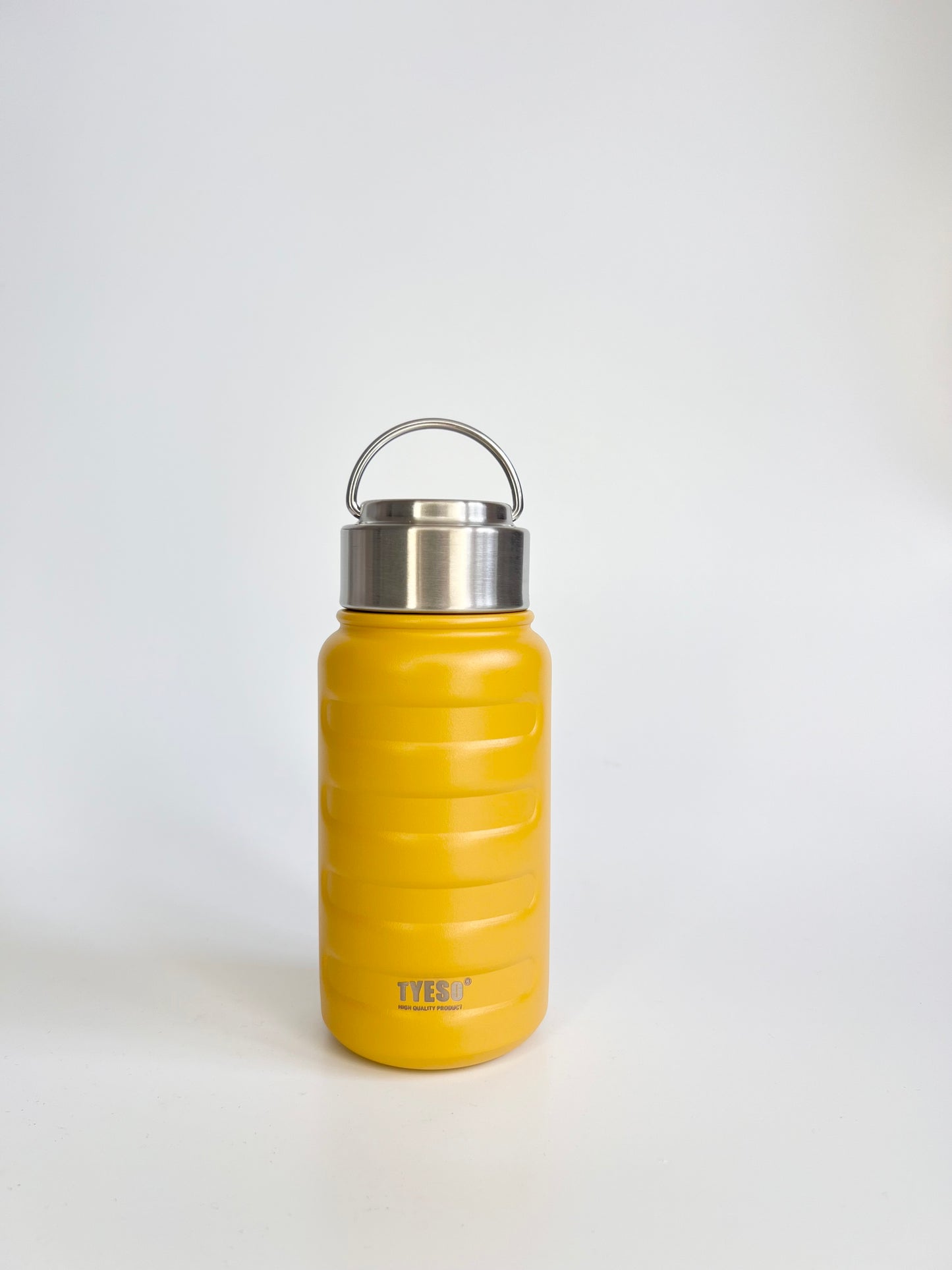 TYESO Mat Finish Vacuum Insulated Bottle