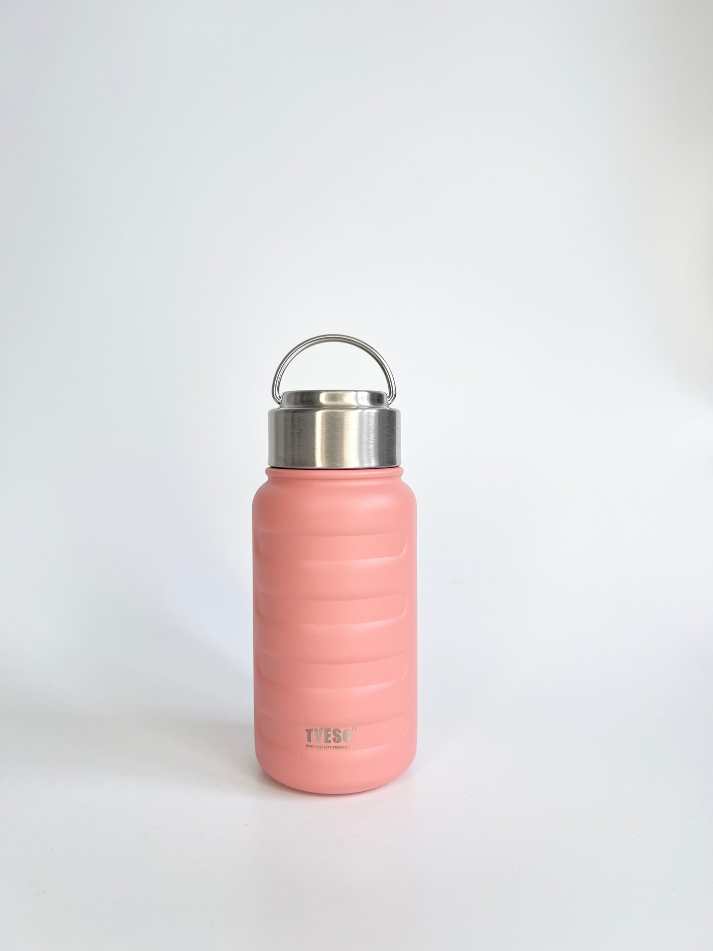 TYESO Mat Finish Vacuum Insulated Bottle